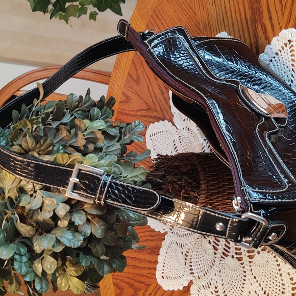 Liz Claiborne Vegan Patent Leather Purse, Wallet, Keychain Set Black - Picture 3 of 16